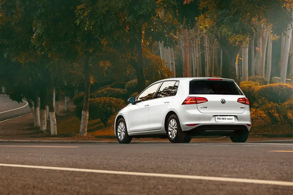 齐齐哈尔火车站的历史记忆与现代交通枢纽风貌 齐齐哈尔火车站的历史记忆与现代交通枢纽风貌